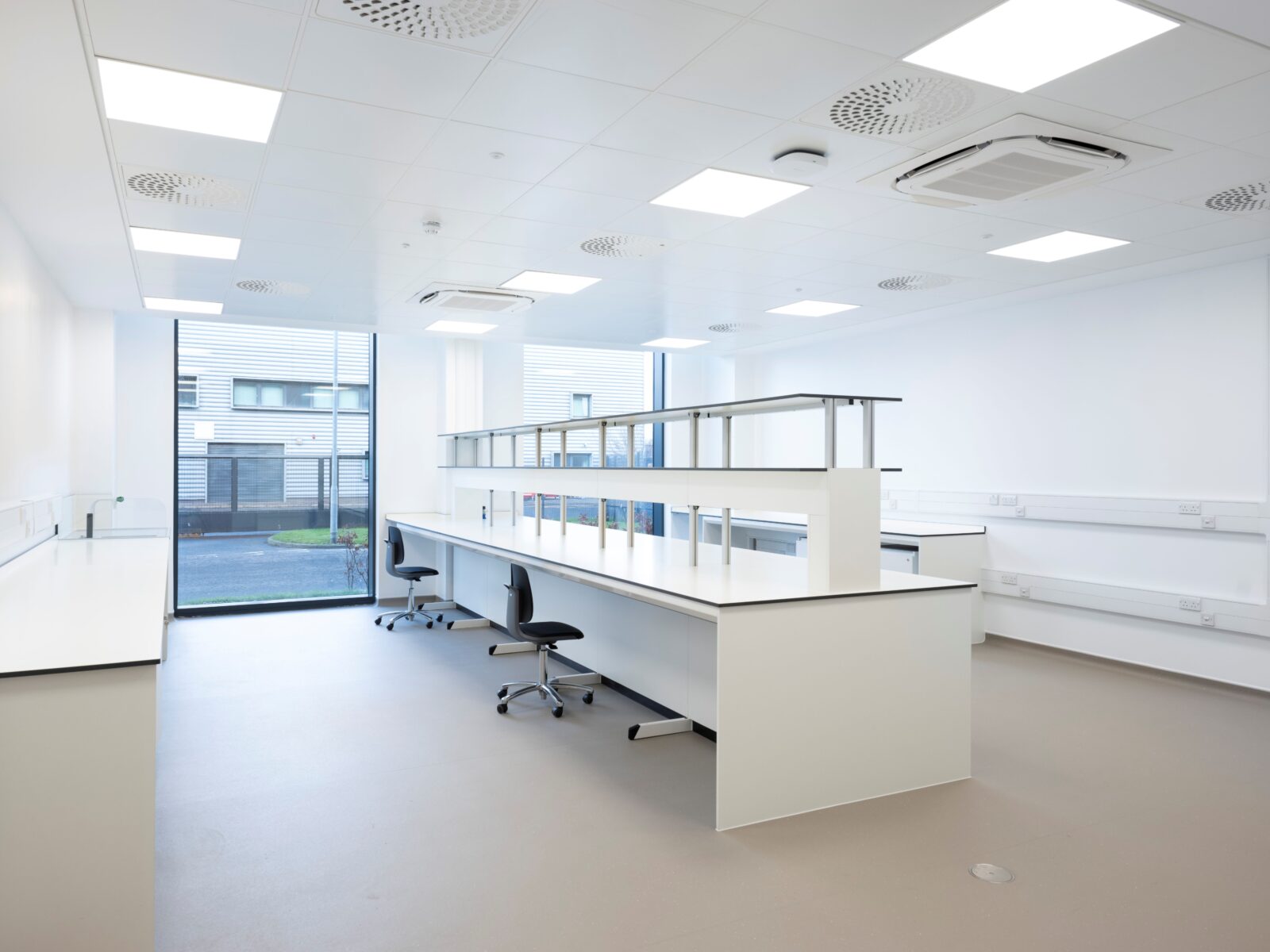 Lab space at Health Innovation Hub Glasgow