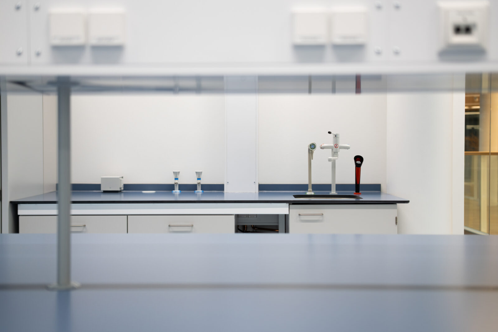 Modern laboratory at Kadans Plus Ultra Utrecht for research and innovation